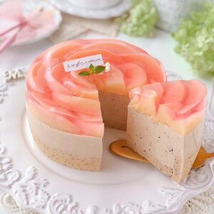 桃＆ミルクティーのムースケーキ